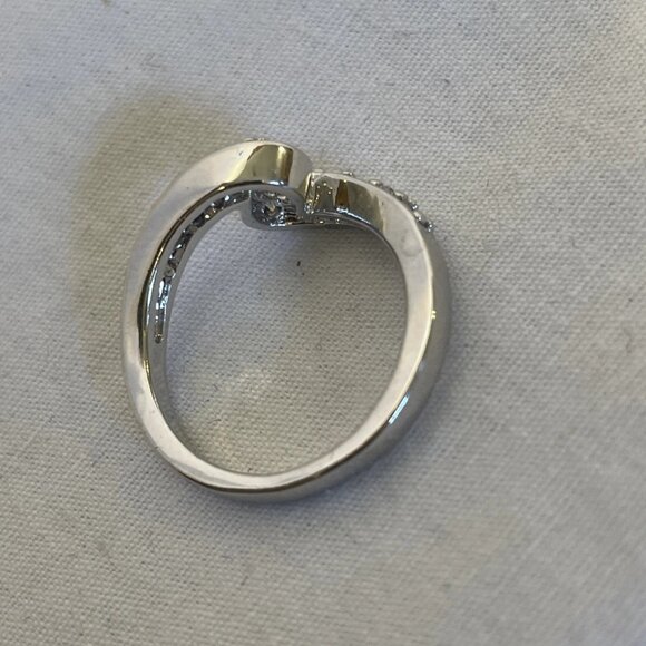 Size 5 Silver Tone Clear Stone Channel Swirl Pinky Ring Child Size Toe Ring - Picture 11 of 12